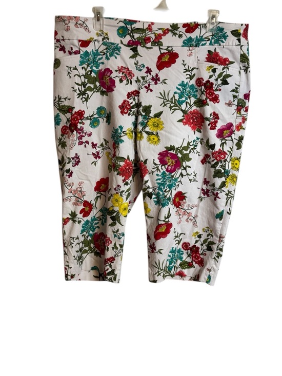 Time and Tru Pants - SPRING/SUMMER White Floral Capri Pant  PLUS: 2X    #O